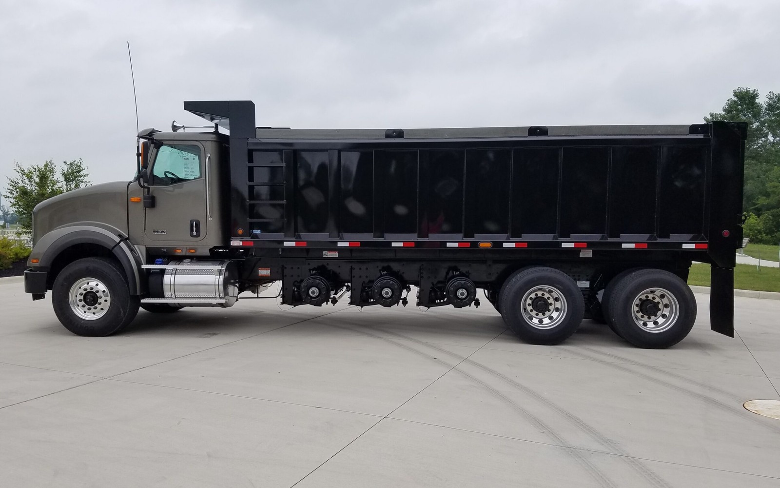 Quad-Axle Dump Truck Financing