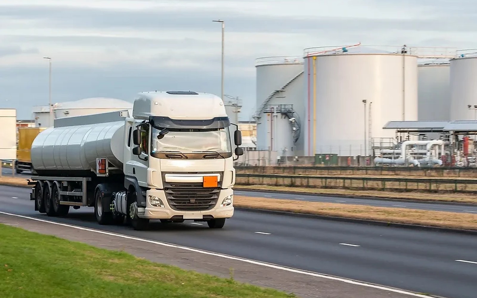 Dump Truck Financing for Oilfield and Frac Sand Hauling