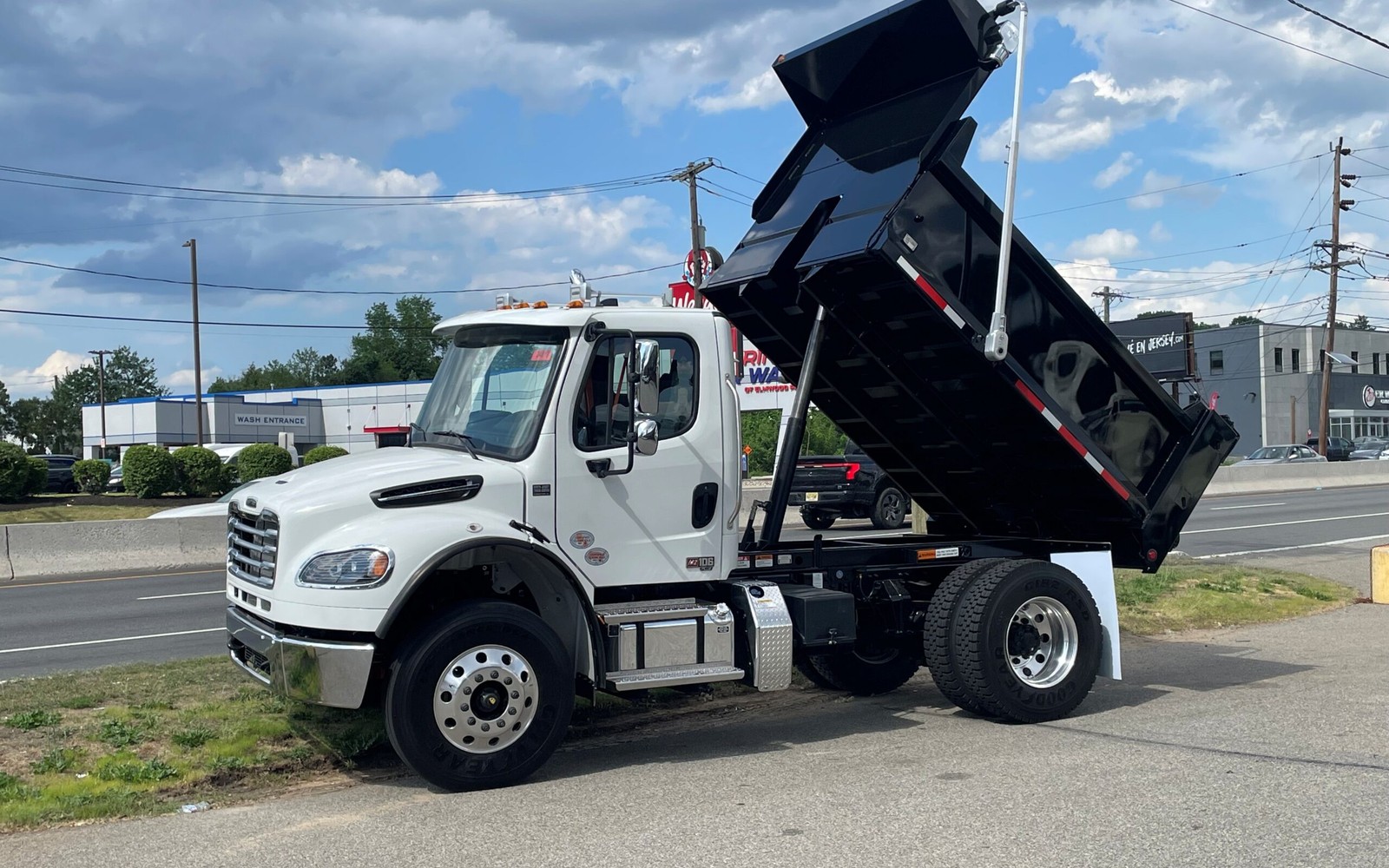 Freightliner 122SD